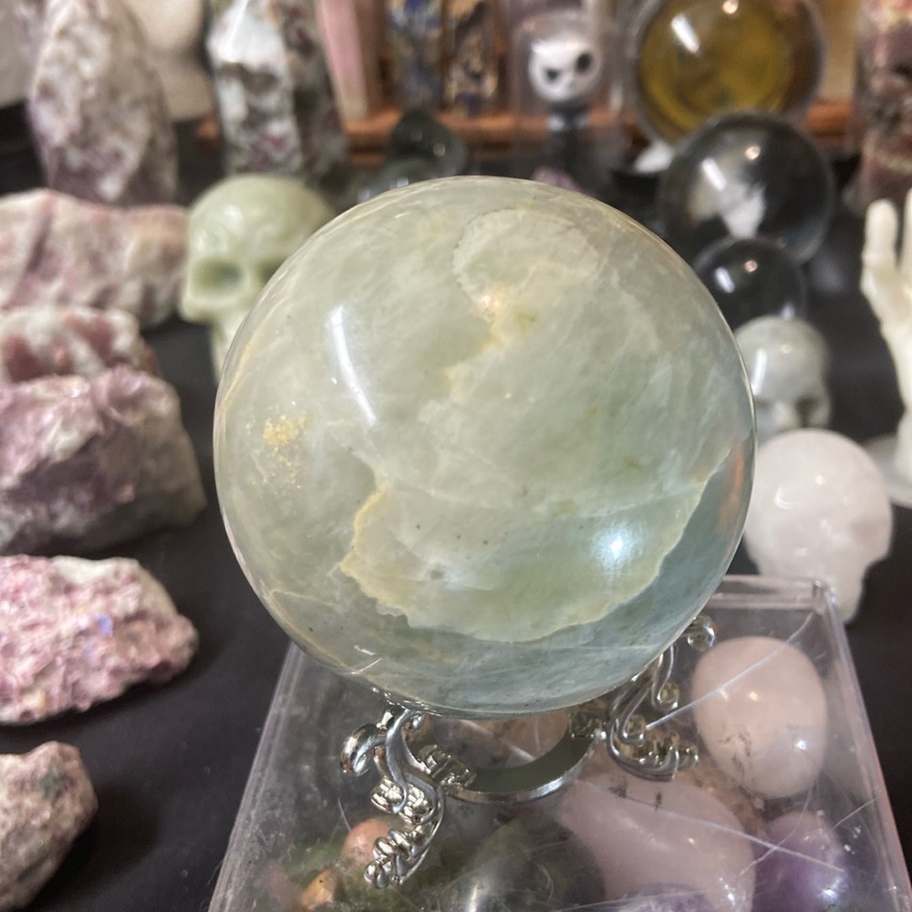 Garnierite pale green moonstone sphere 400 g beautiful